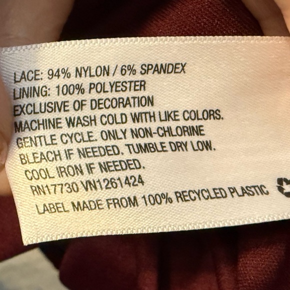 Xhilaration Burgundy Lace V Neck 3/4 Sleeve Dress Medium - Picture 12 of 13